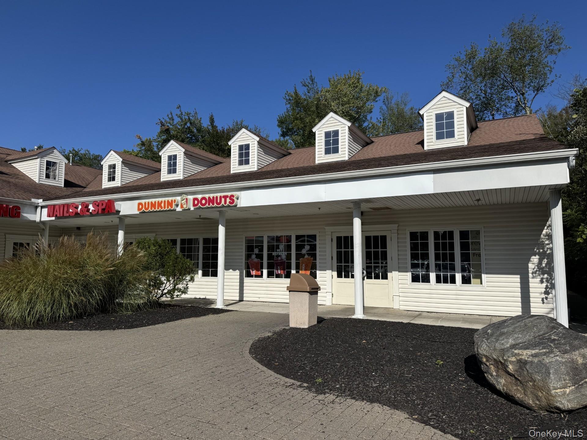 2250 SF located on busy Route 6 in Mohegan Lake  - 18,000 Cars pass th...