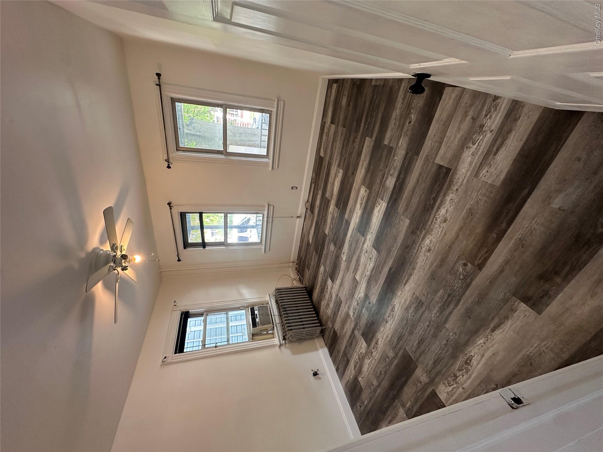 PROGRAMS WELCOMED!!
Beautifully updated 2-bedroom, 1st-floor unit feat...