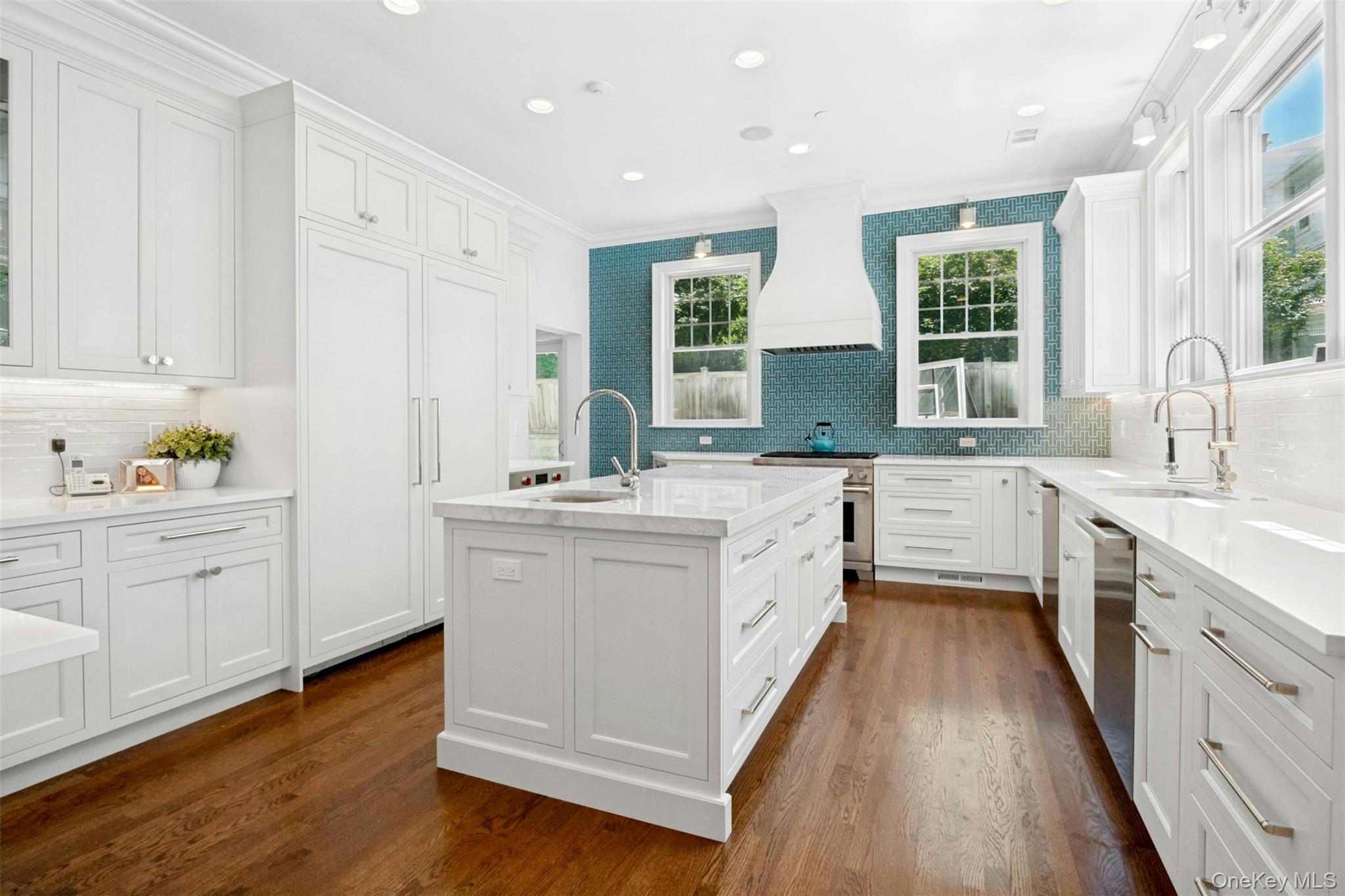 Photo 4 of this property