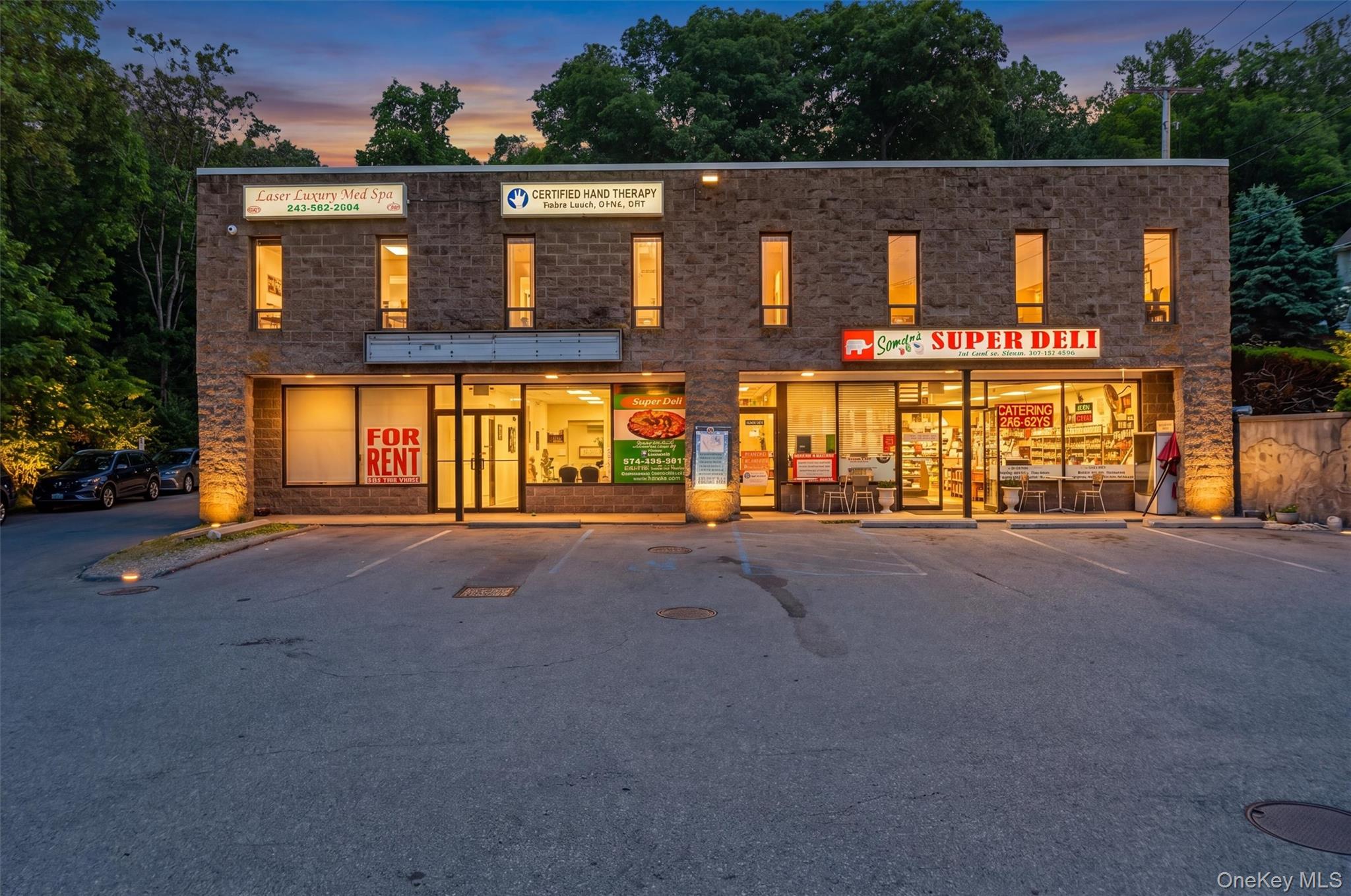 Prime Commercial Space Available in the Heart of Somers/Lincolndale! O...