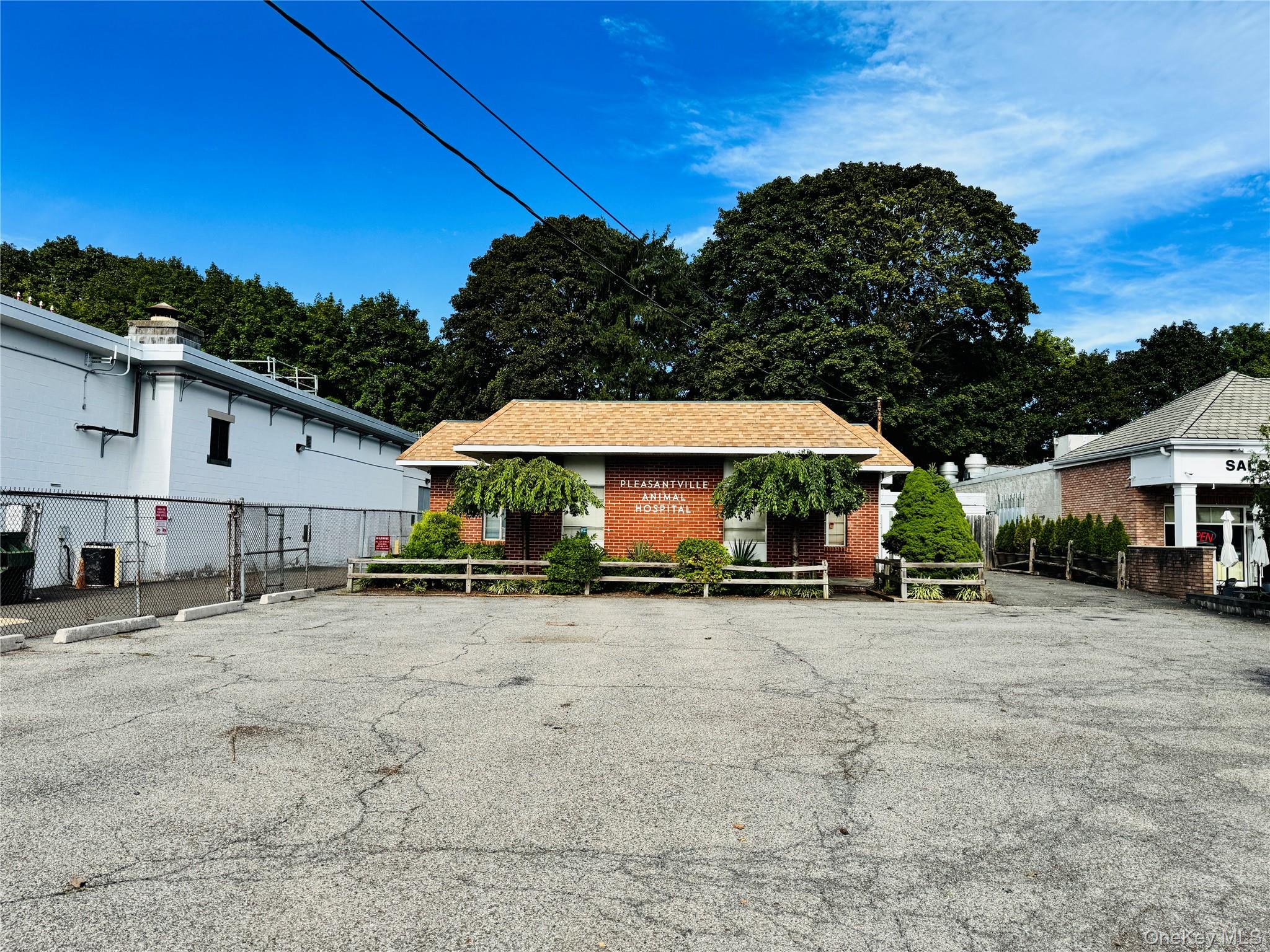 Excellent location for a stand-alone building with great street exposu...