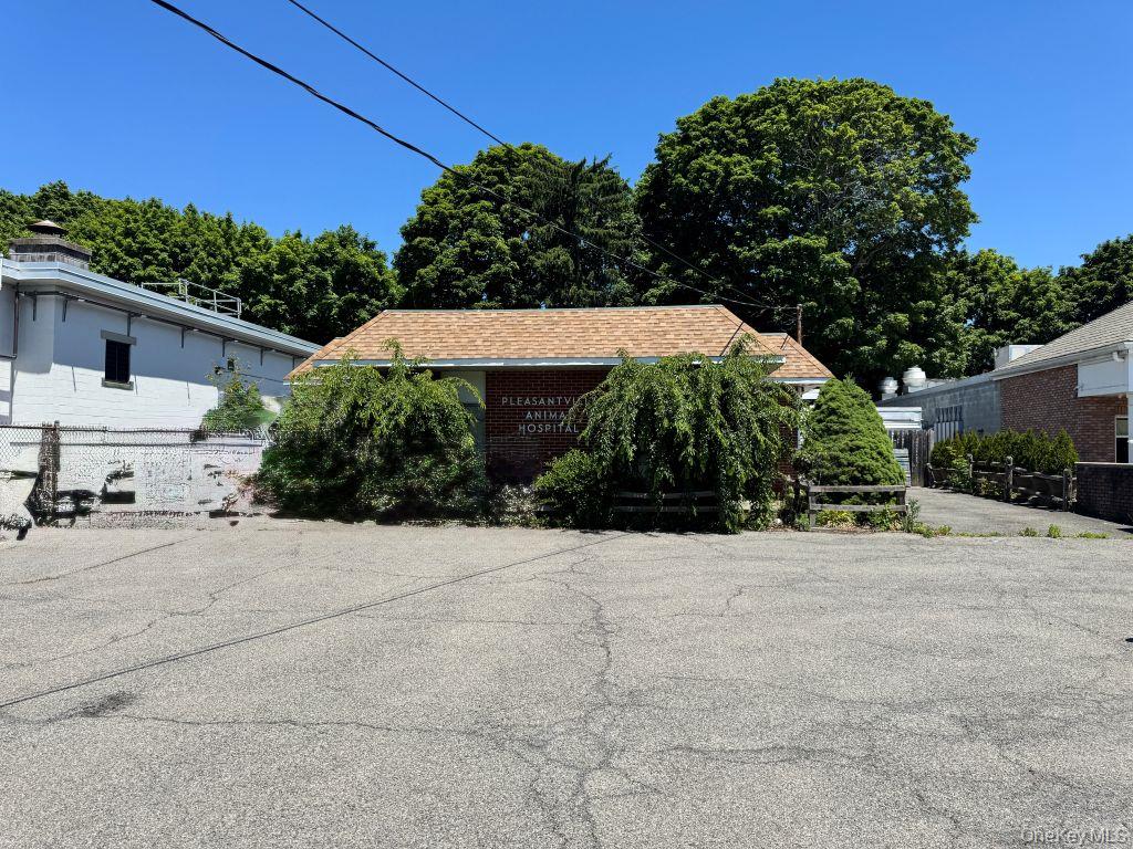 Excellent location for a stand-alone building with great street exposu...