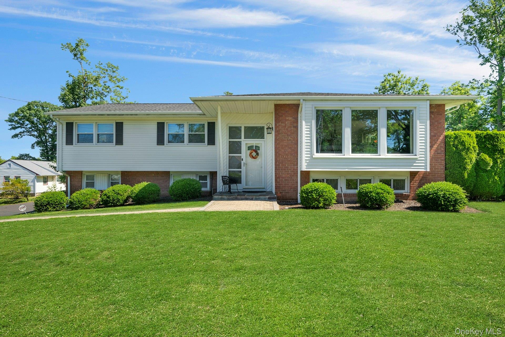 Perfectly positioned in the prestigious waterfront enclave of Isle of...