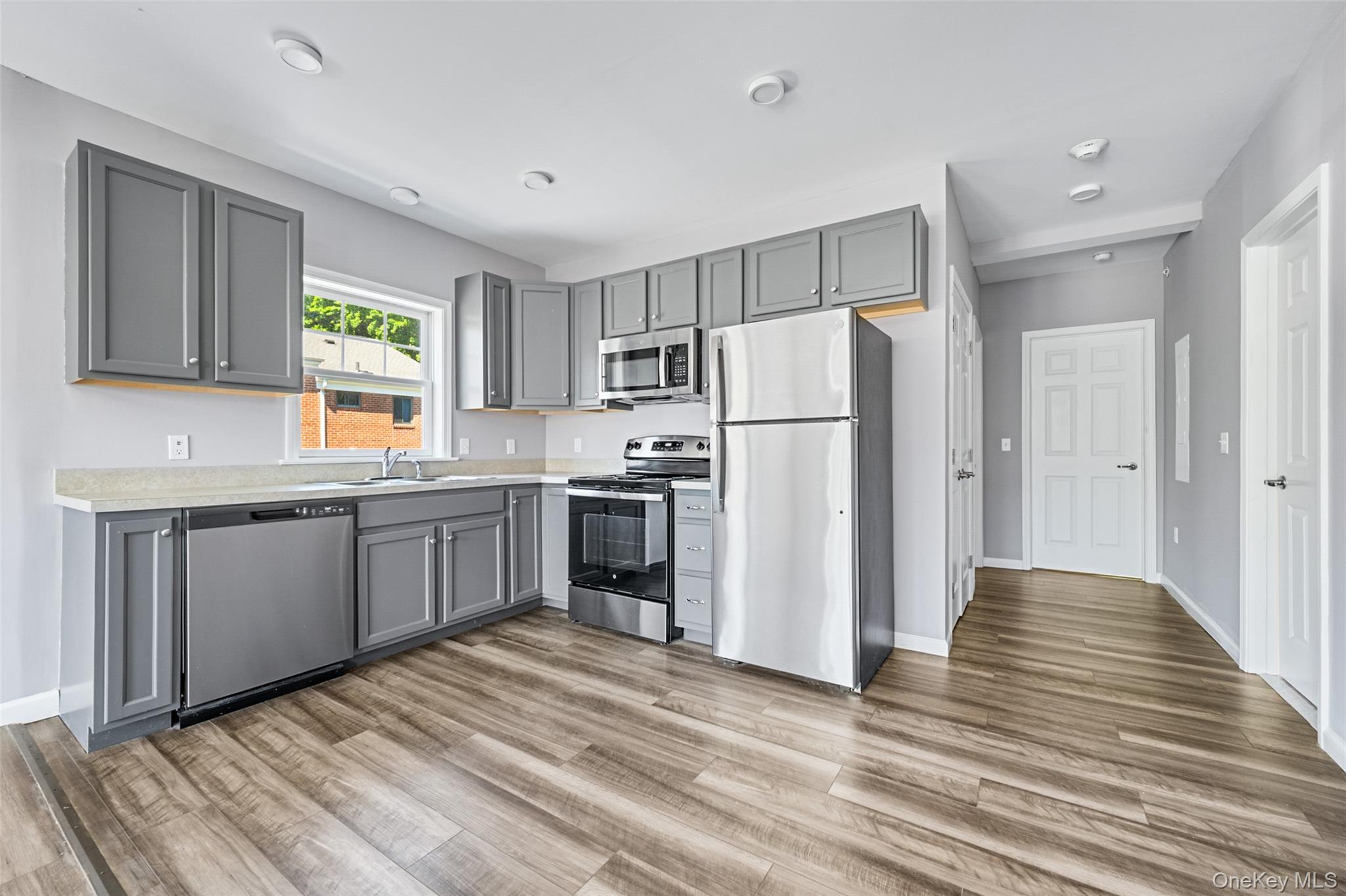 Photo 4 of this property