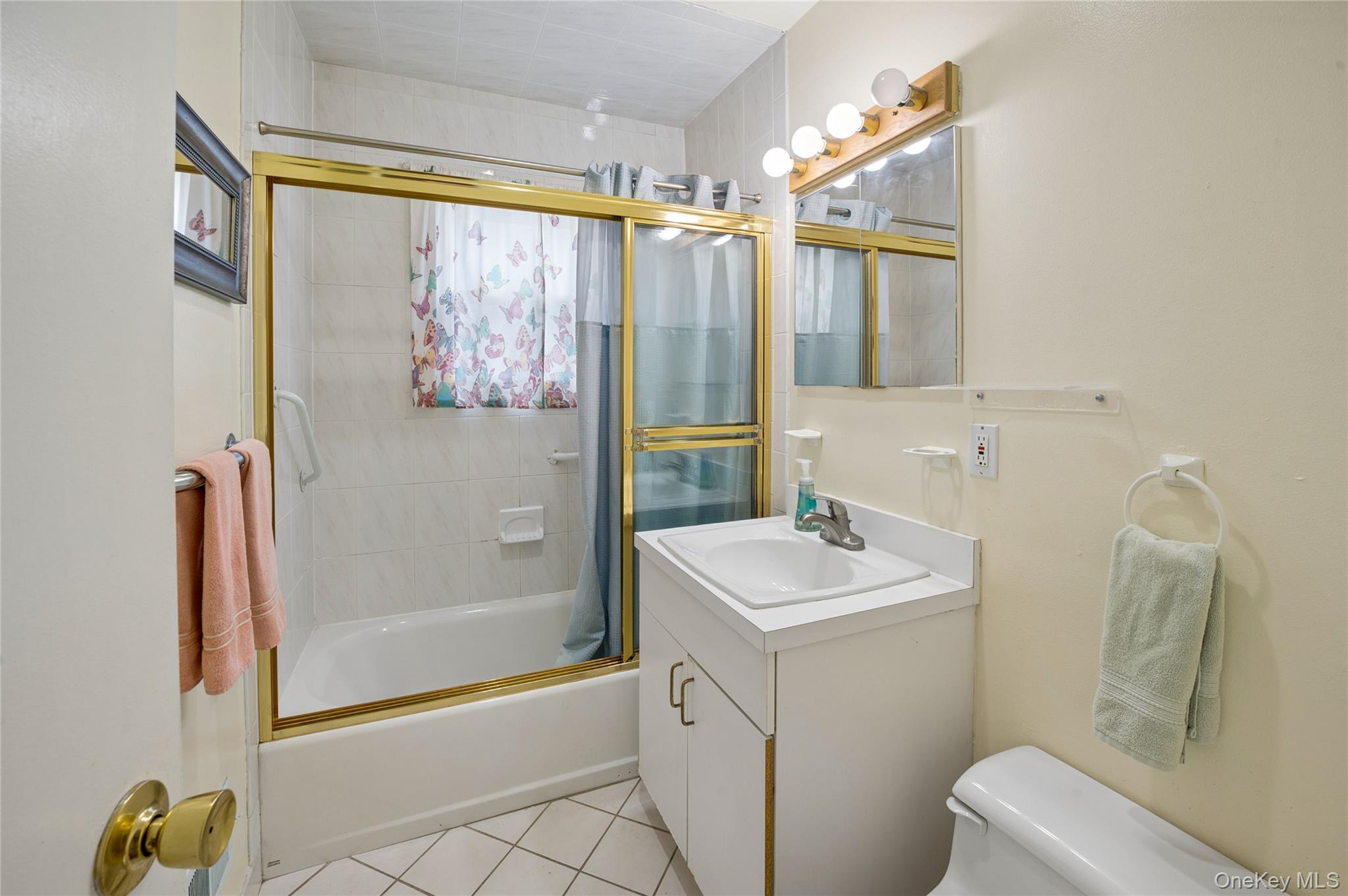 Photo 11 of this property