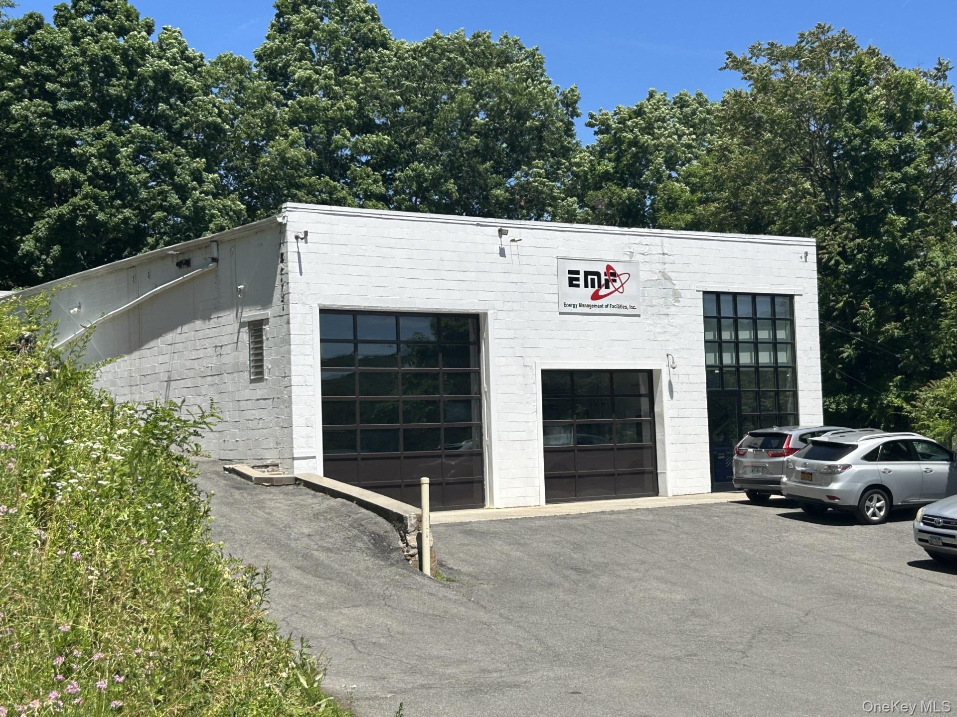 4560 SF Standalone Industrial Flex Condo - with two overhead doors, Gr...