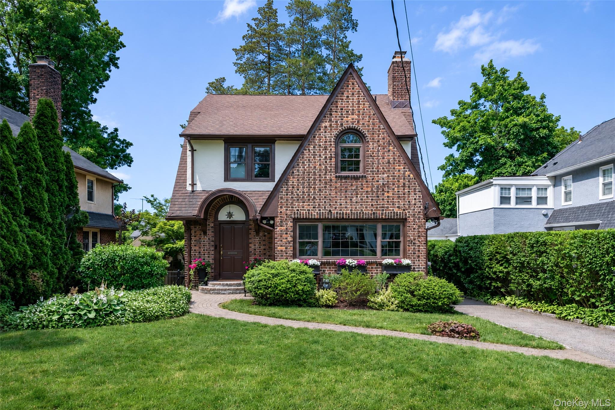 A Village charmer in a premier, central location with easy access to e...