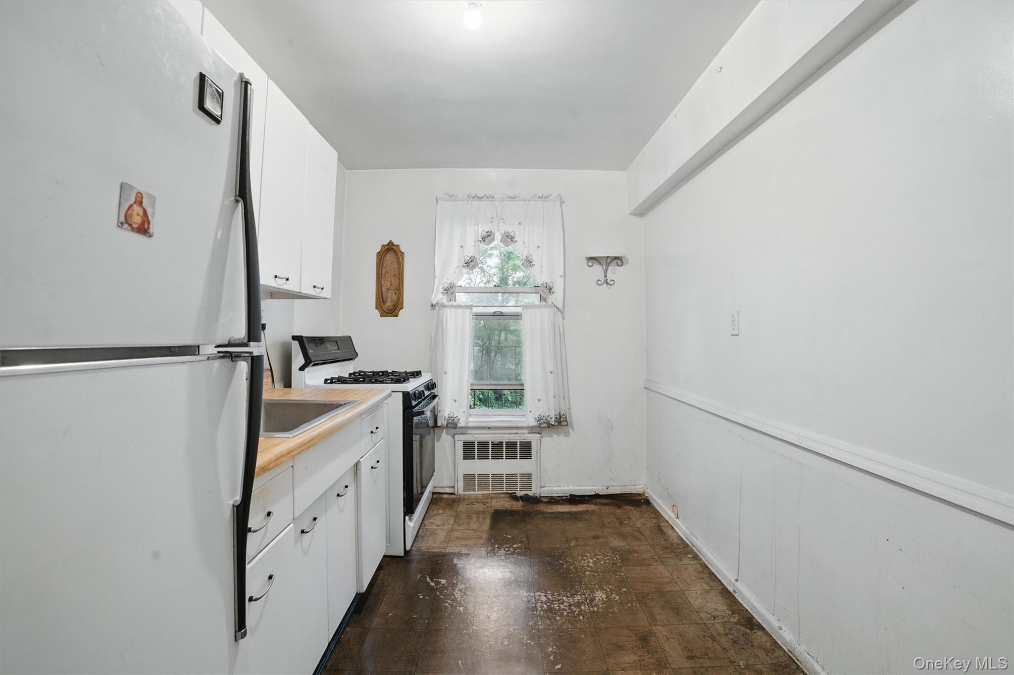Photo 9 of this property