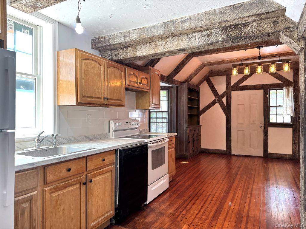 Photo 7 of this property
