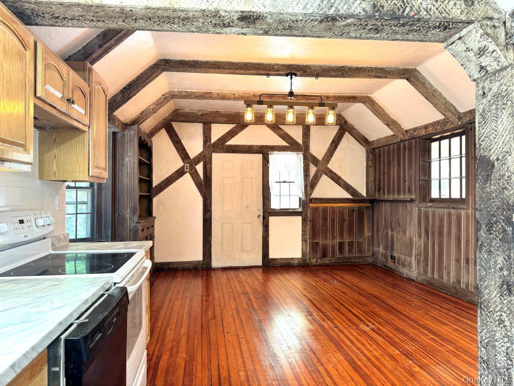 Photo 5 of this property