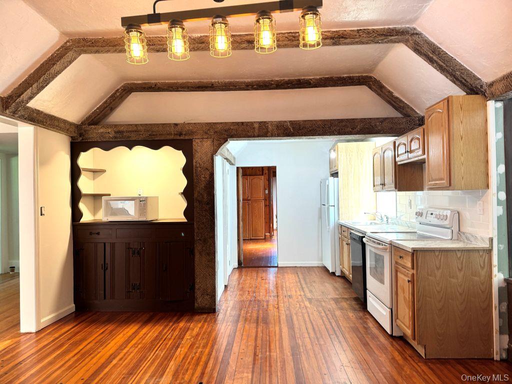 Photo 6 of this property