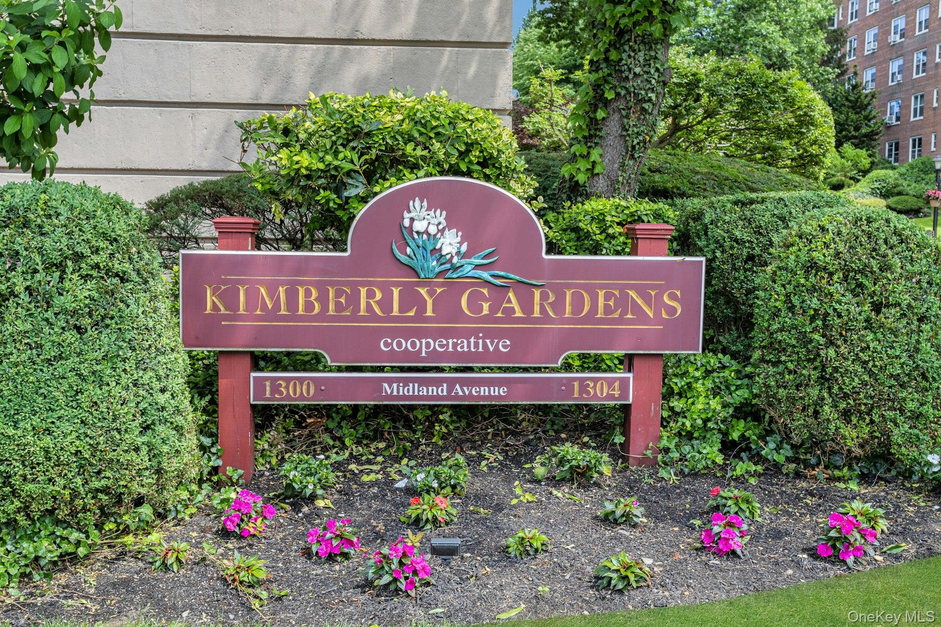 Welcome to this beautifully renovated one-bedroom co-op in Kimberly Ga...