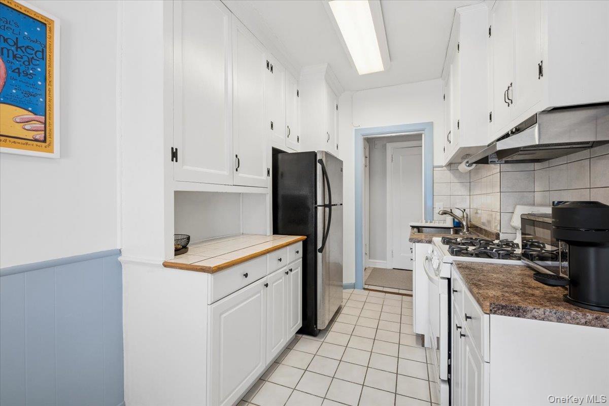 Photo 11 of this property