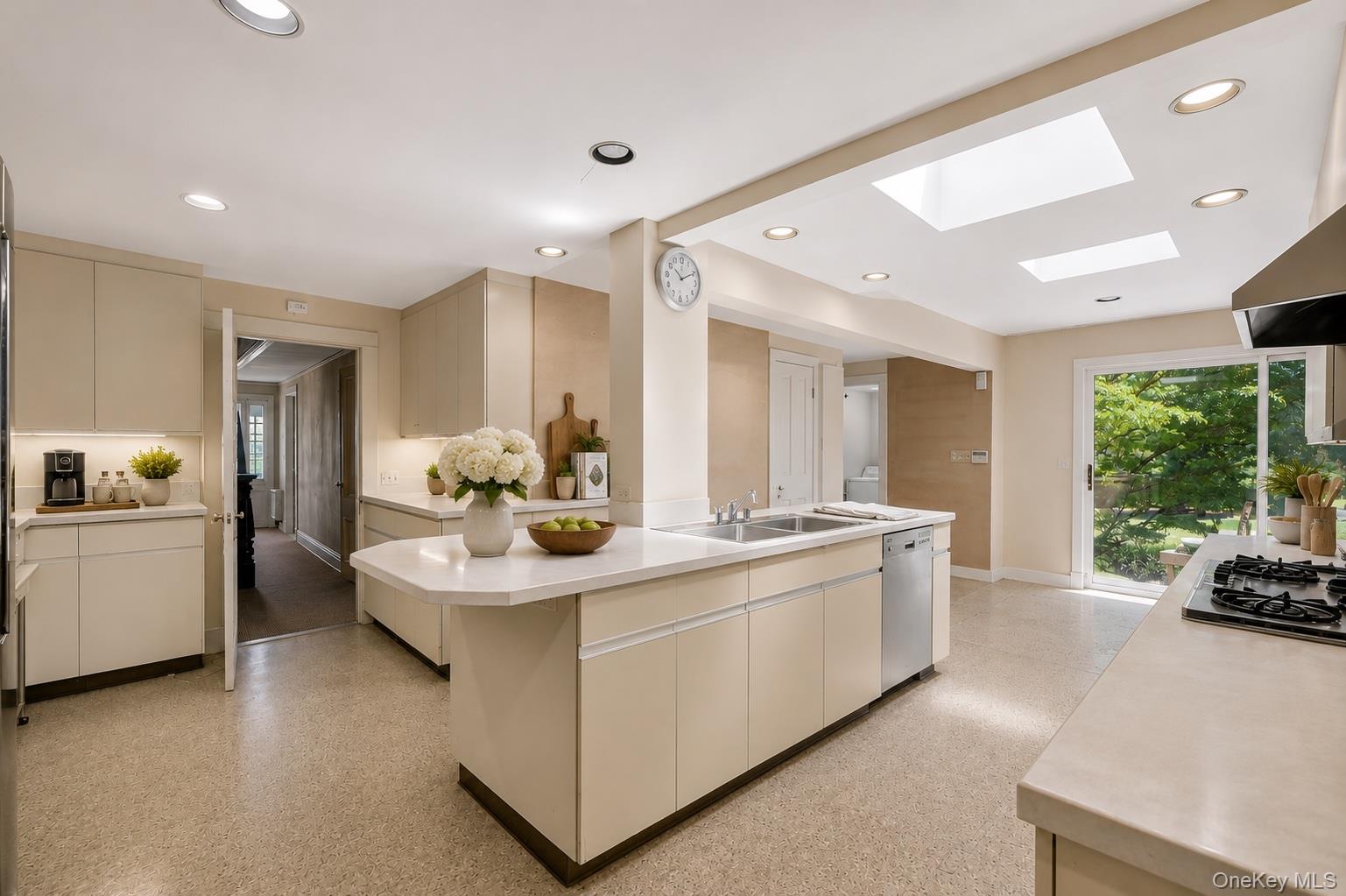 Photo 9 of this property