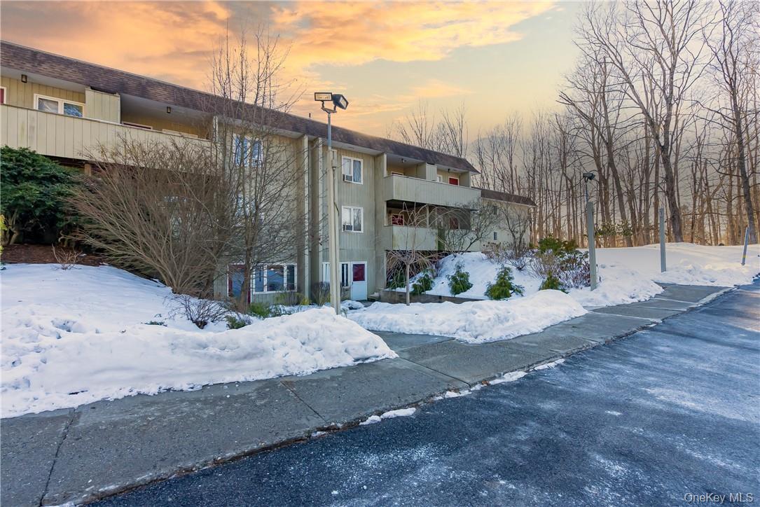 Welcome to Cedar Woods Complex close to all. Goldens Bridge and Purdy'...