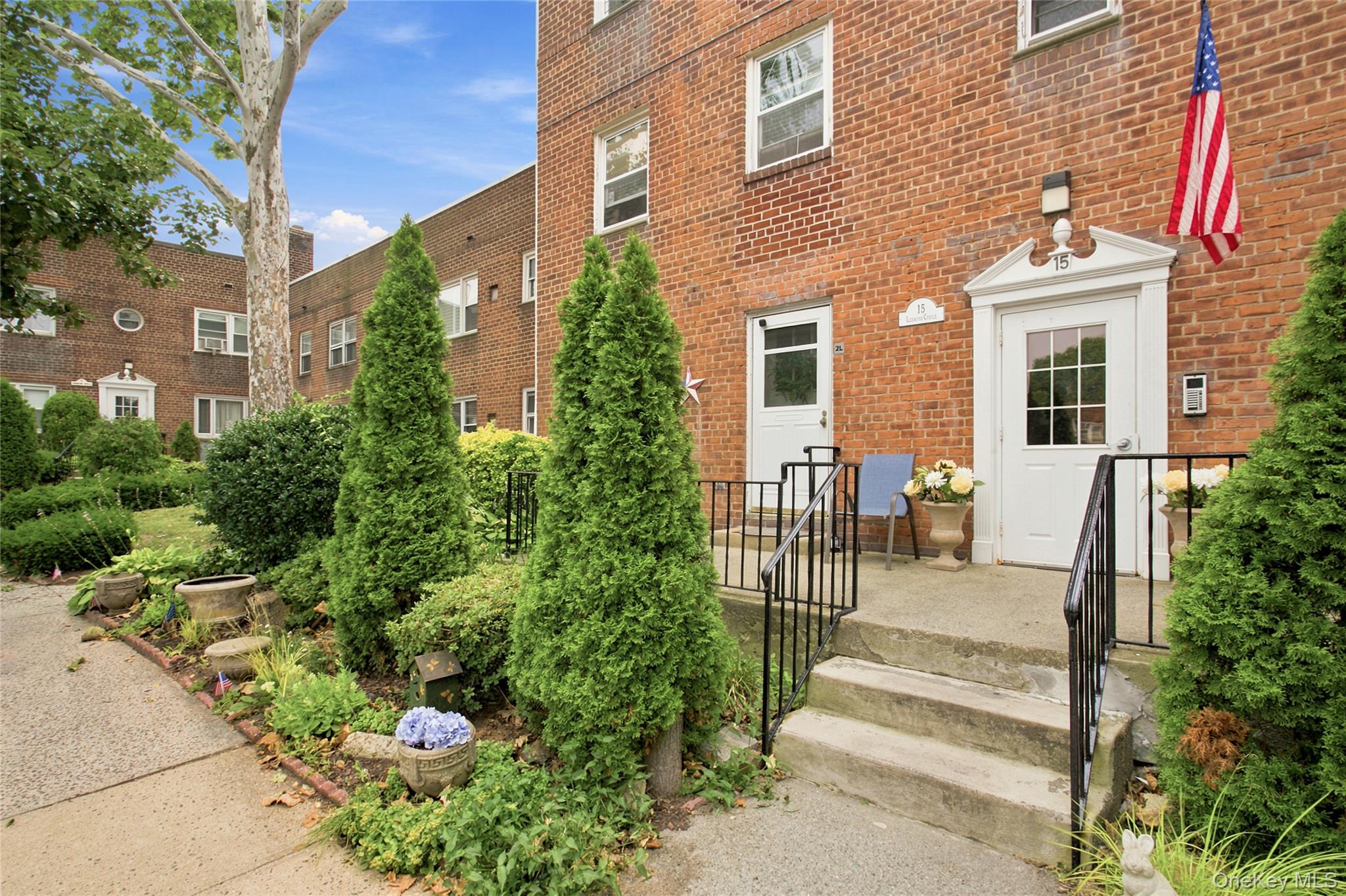 Welcome to this charming 2 bedroom co-op in Eastchester, featuring an...