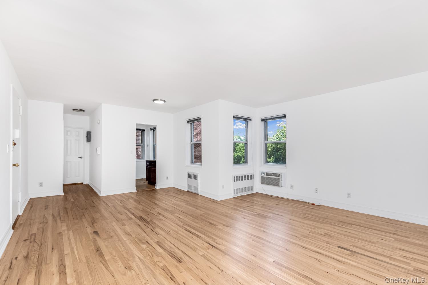 Photo 4 of this property