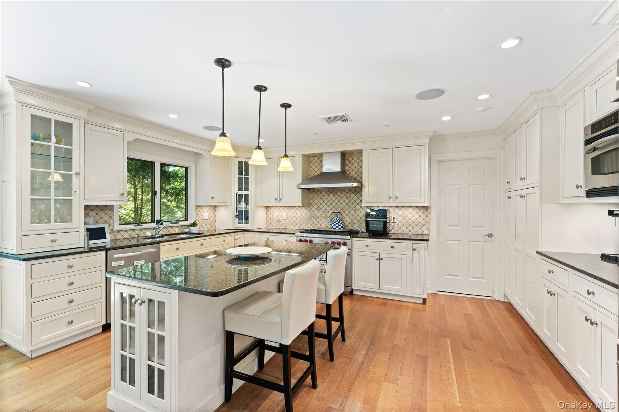Photo 3 of this property