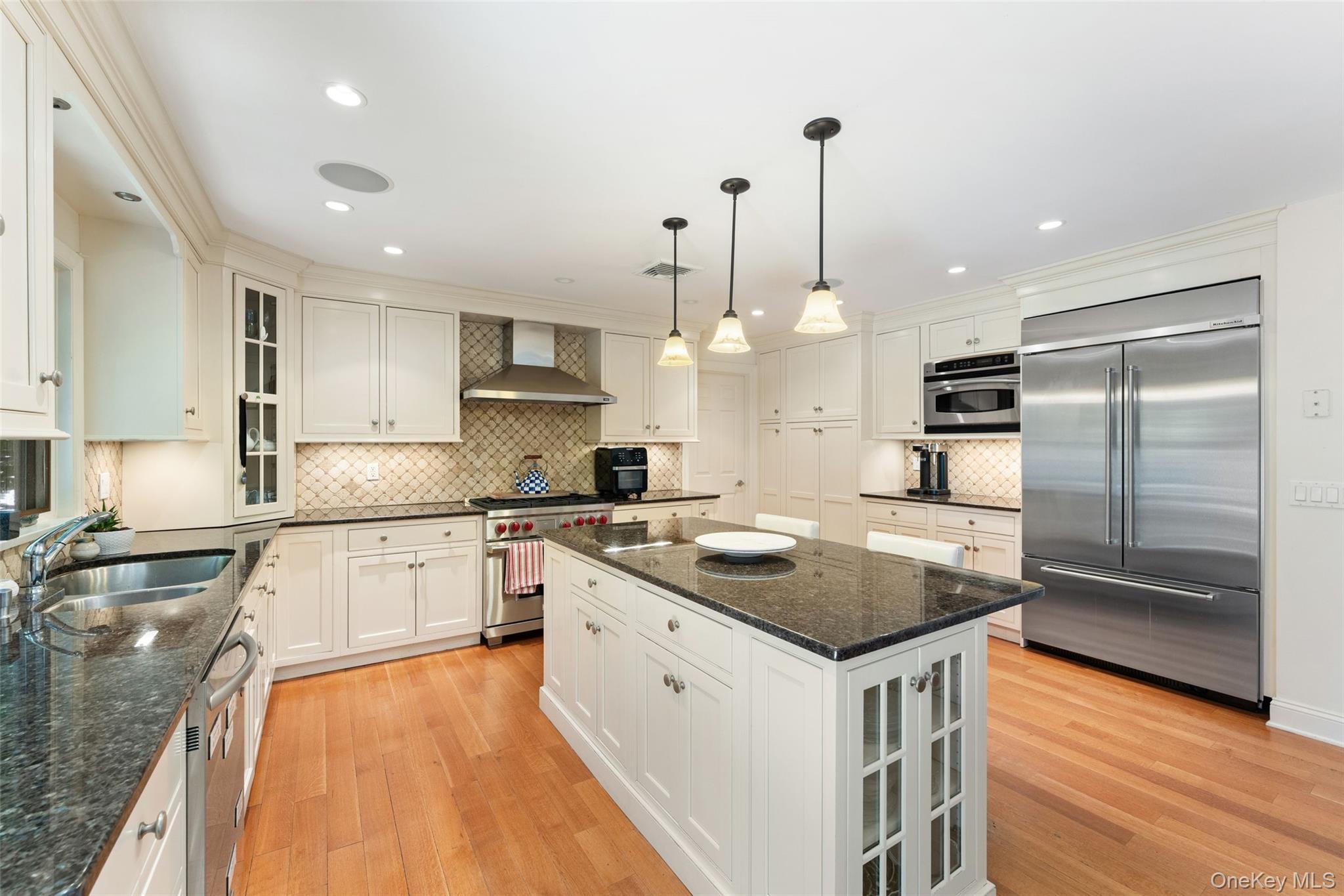 Photo 4 of this property