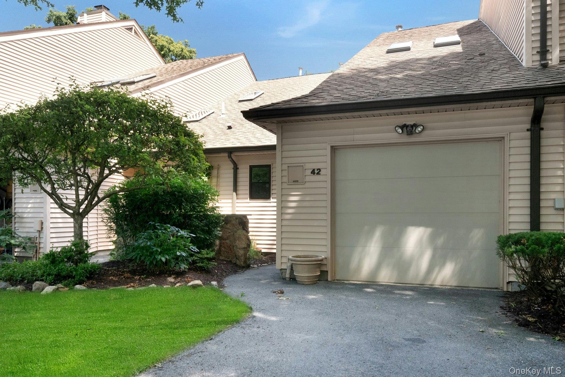 Photo 3 of this property