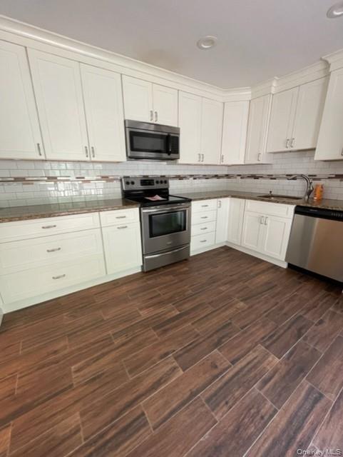 Photo 4 of this property