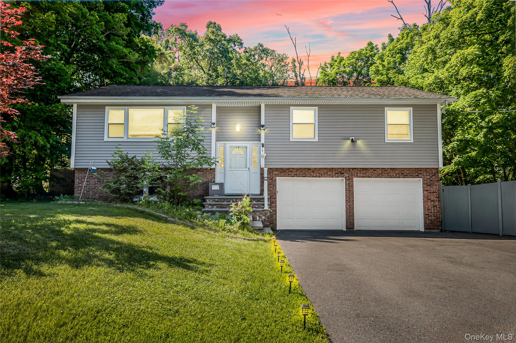 Beautiful 3-bedroom, 1-family home in a prime Yorktown Heights locatio...
