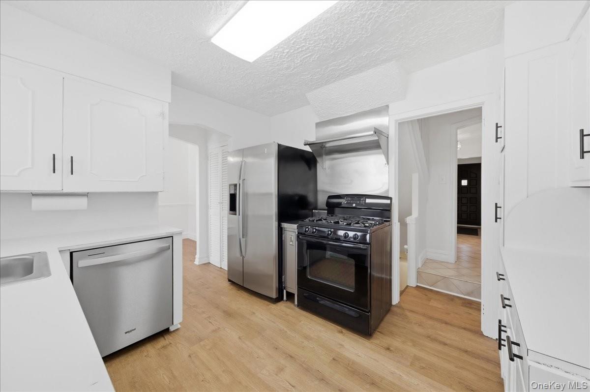 Photo 6 of this property
