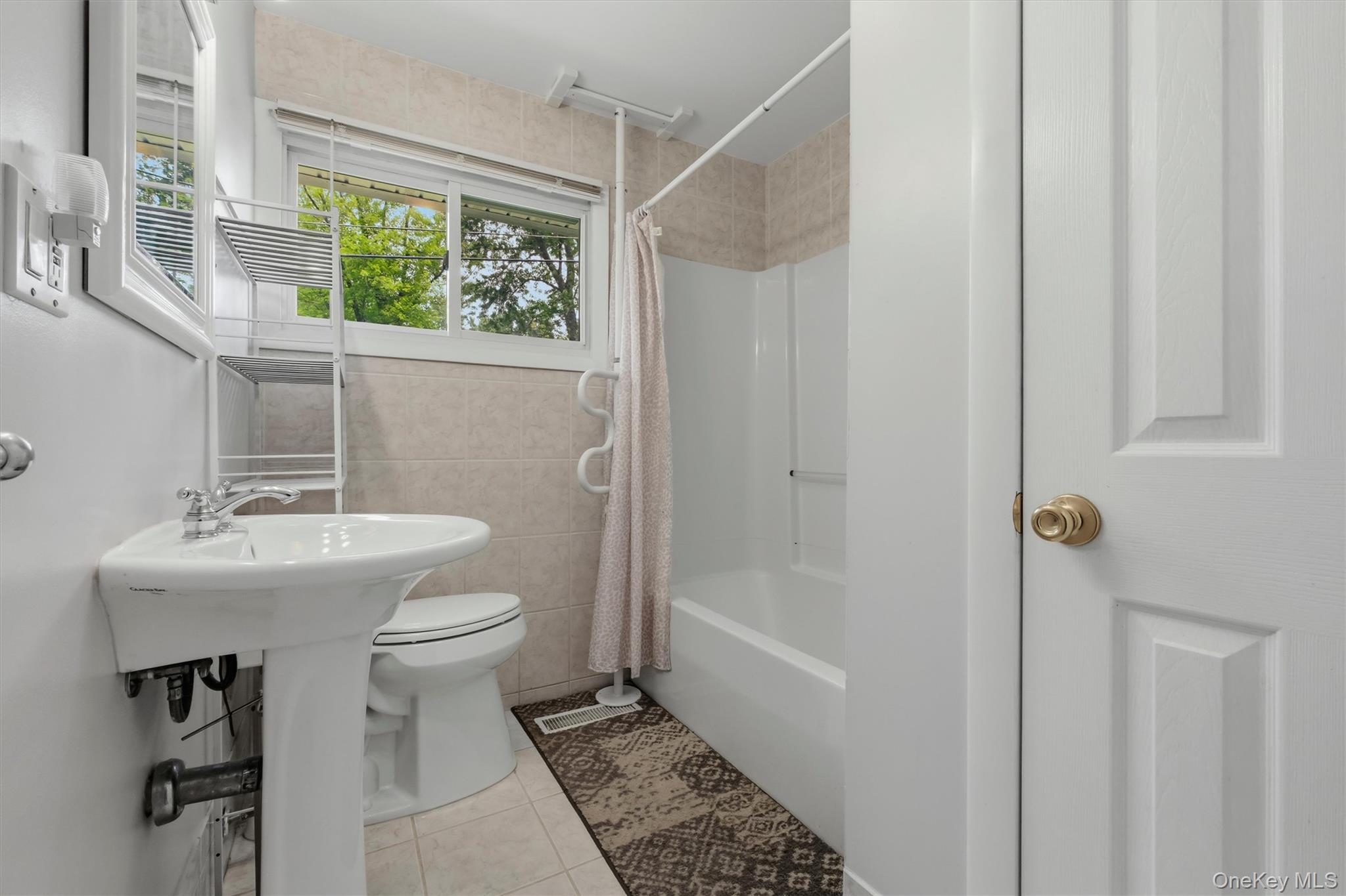 Photo 11 of this property
