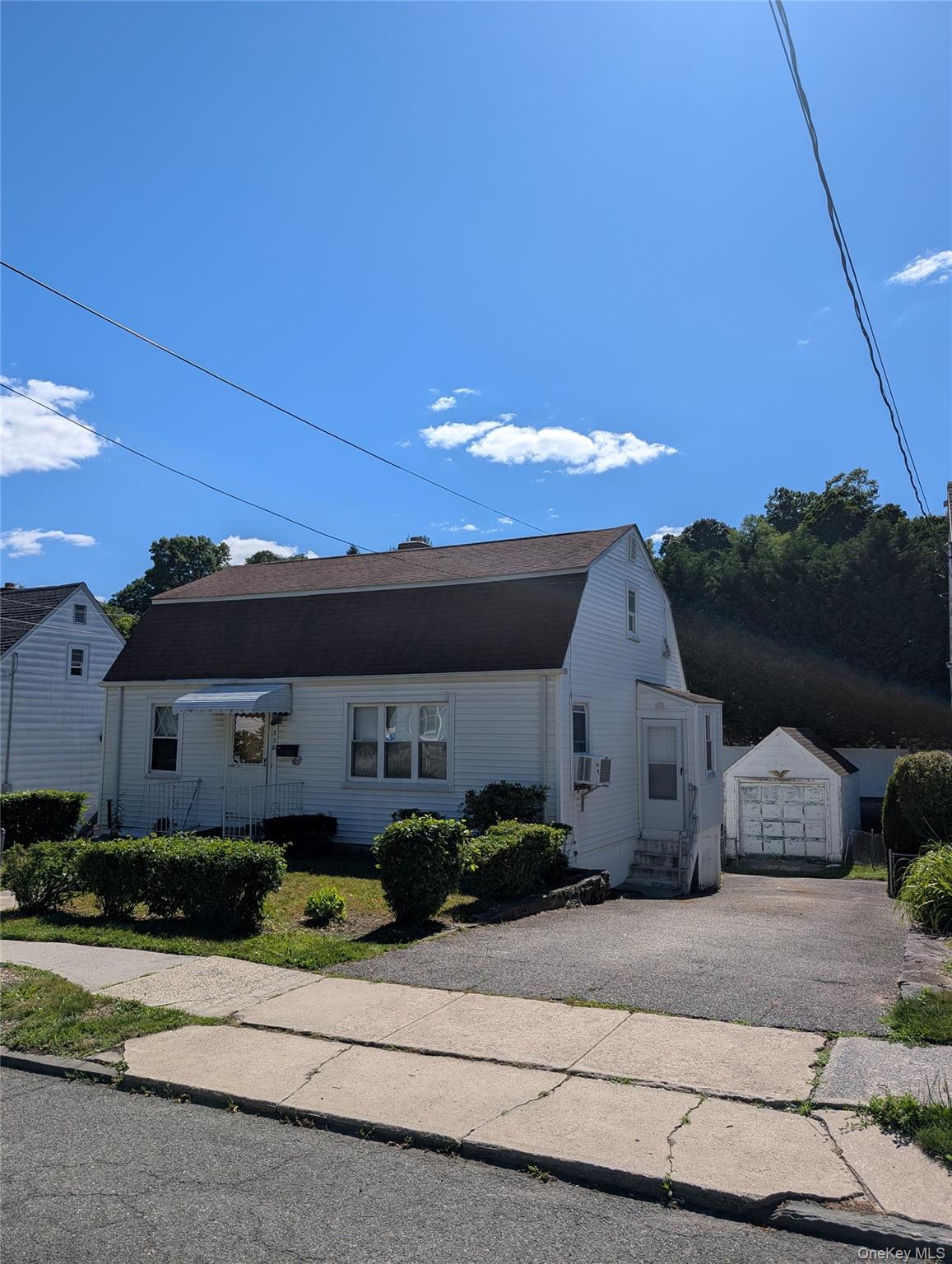 Cozy Family Home in North Yonkers,.  Two bedroom ,one bath offers conv...
