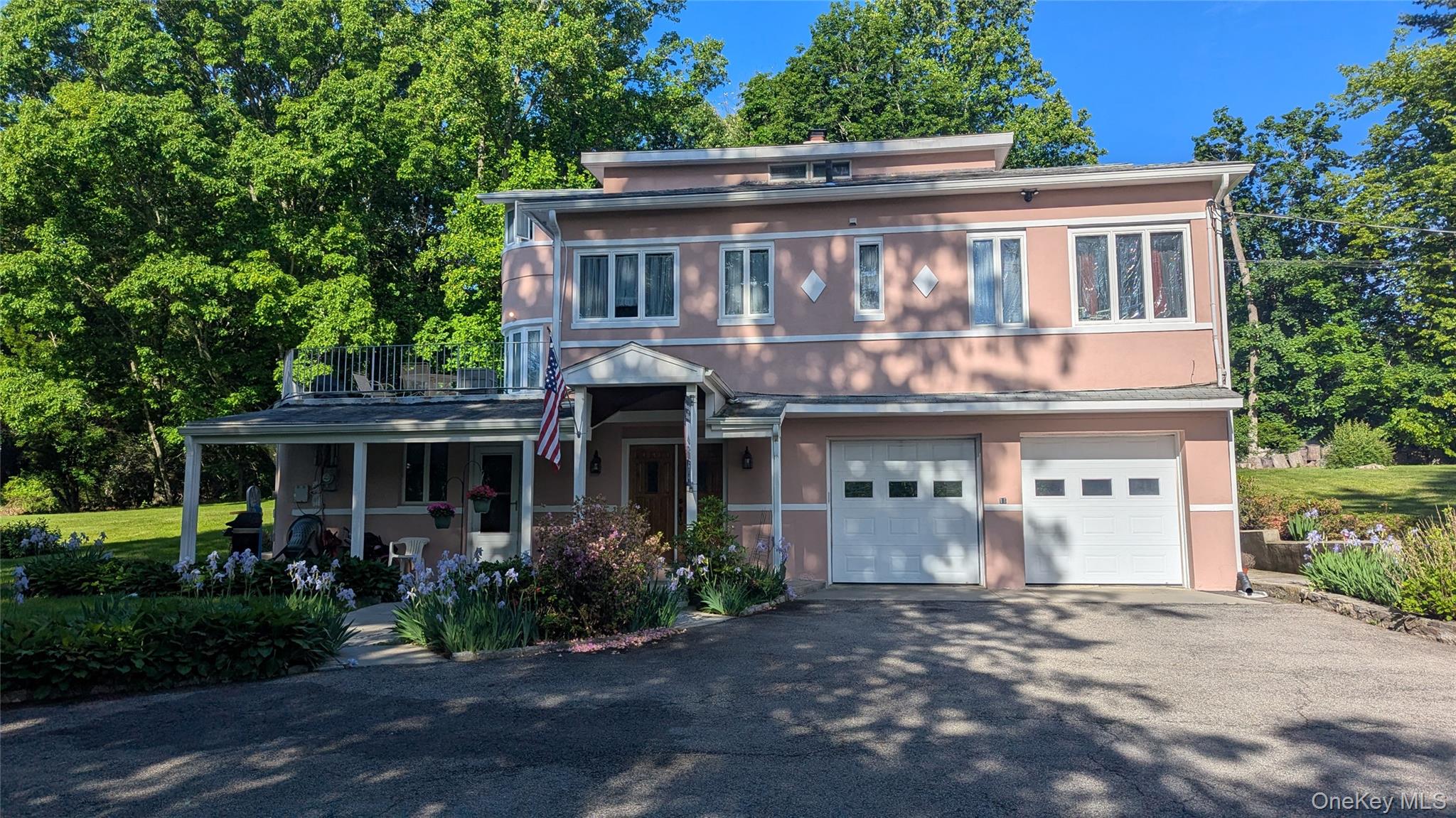 WOW!!THE PERFECT HOUSE for the extended family.  This is a compound in...