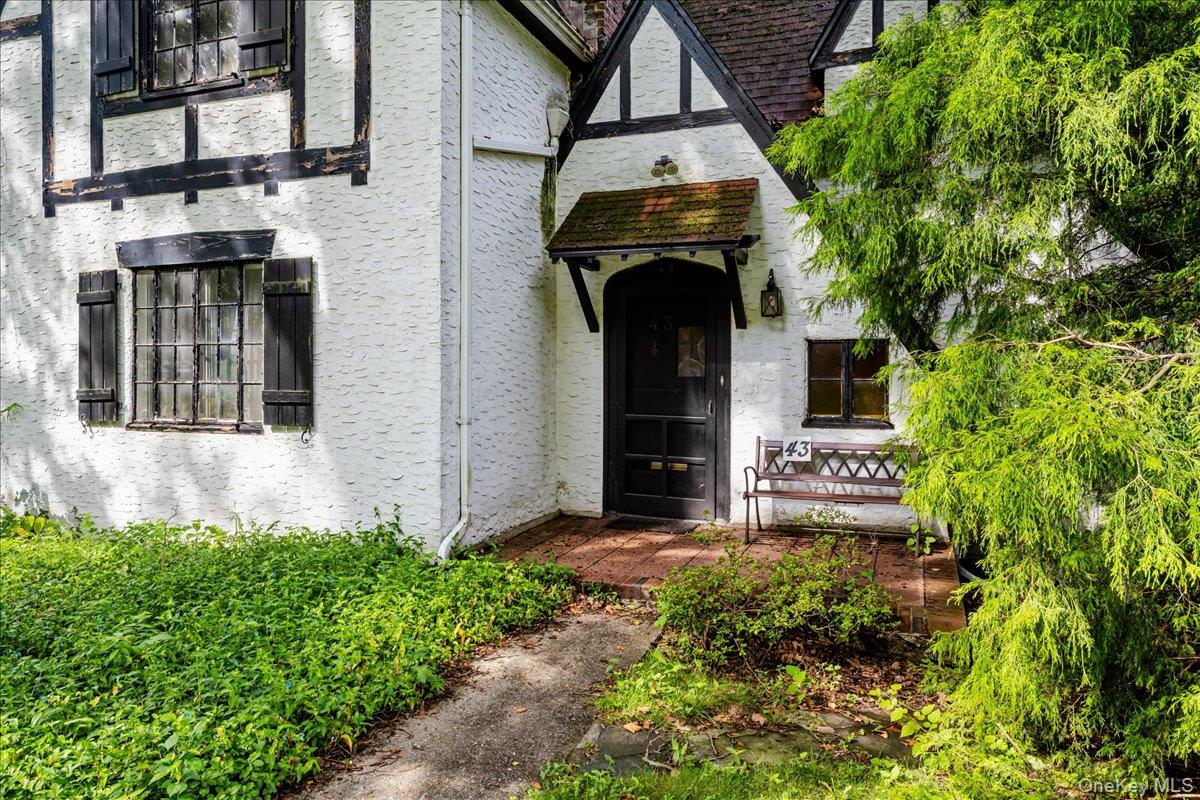 Photo 3 of this property