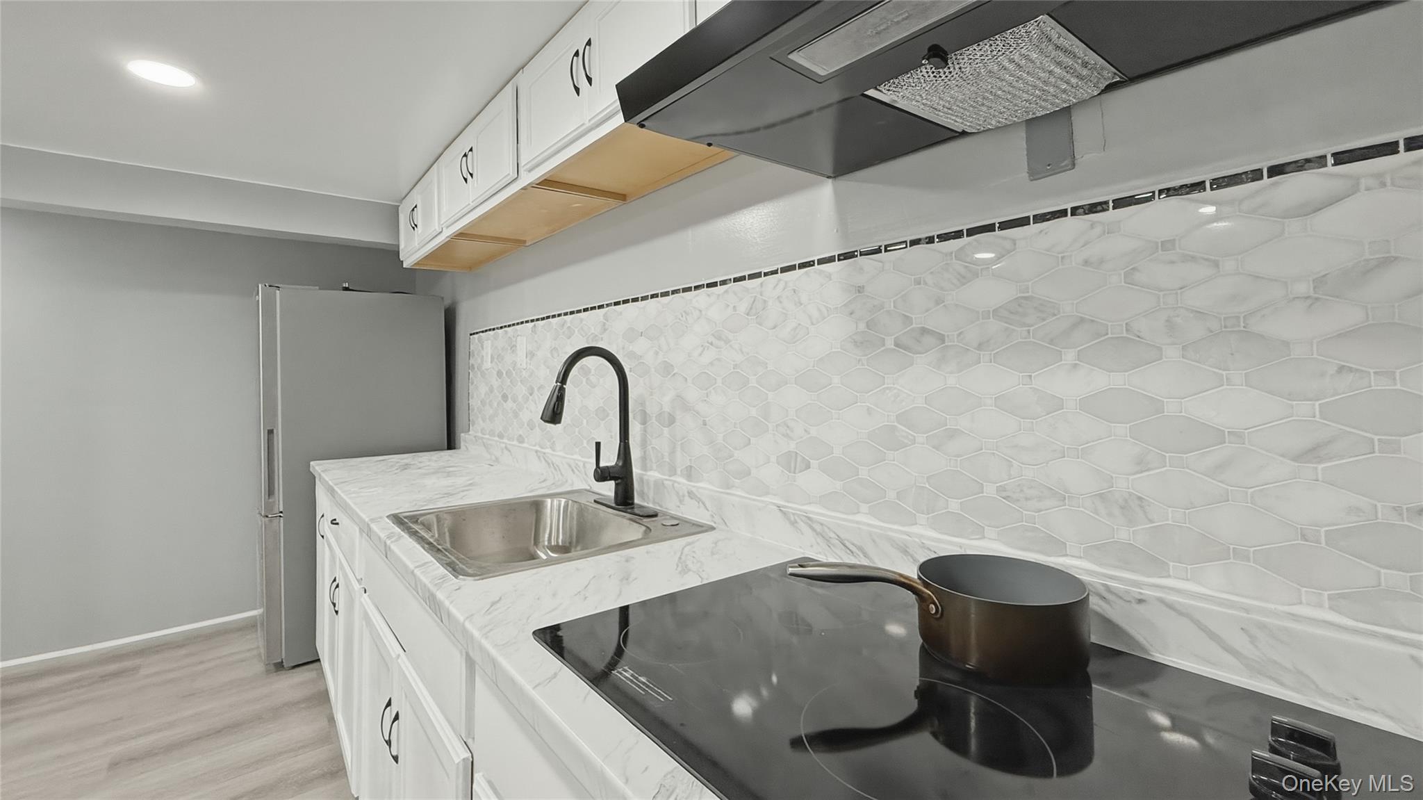 Photo 4 of this property