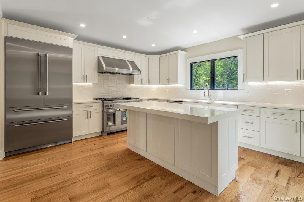 Photo 6 of this property
