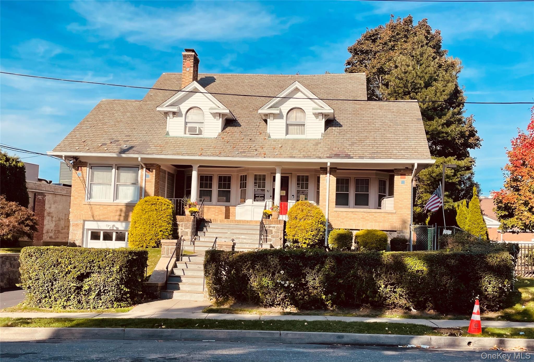 This versatile property is ideal for a range of professionals seeking...