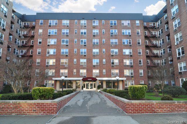Welcome to this bright and sunny large 1-bedroom co-op located in the...