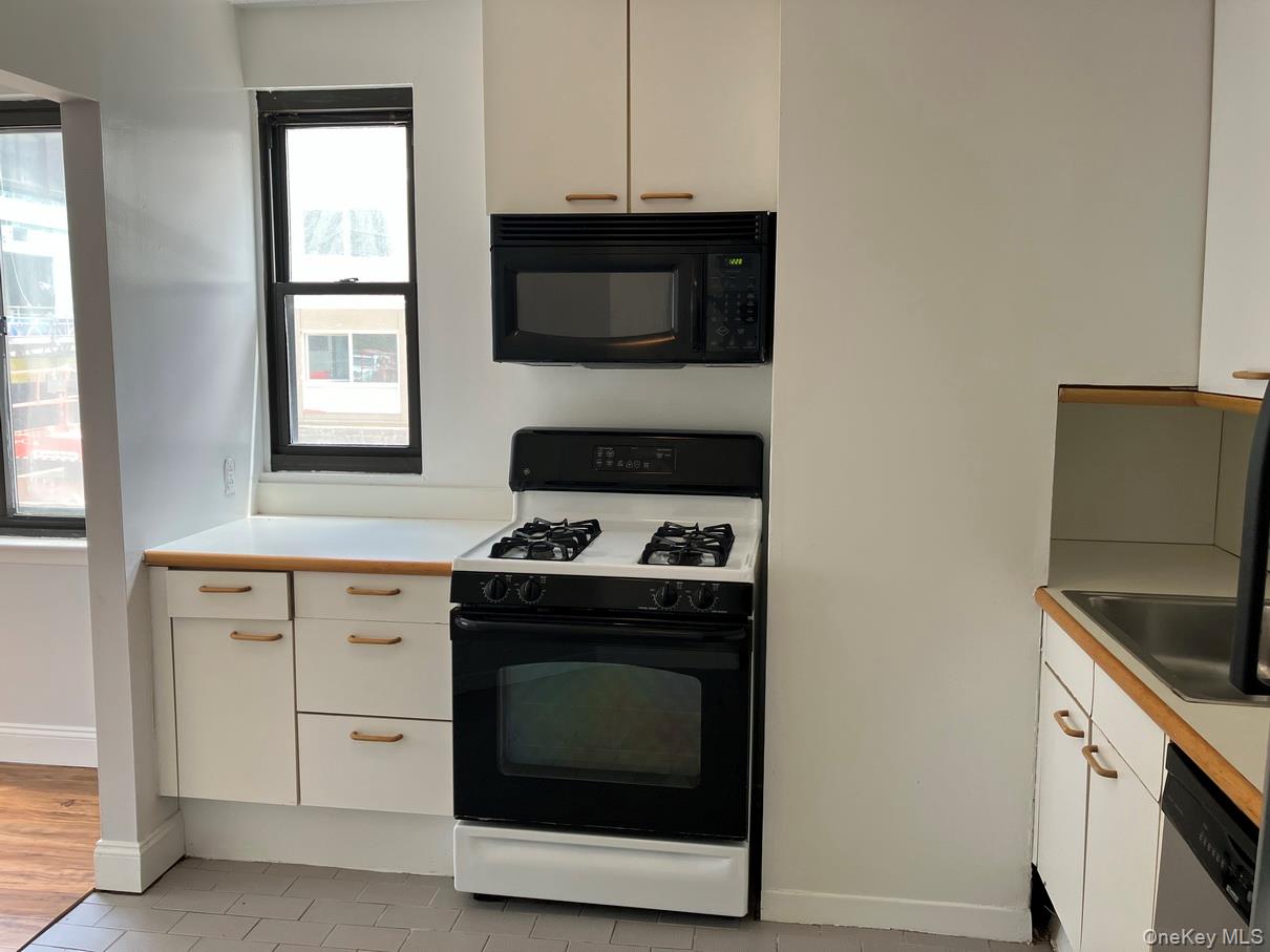 Photo 7 of this property