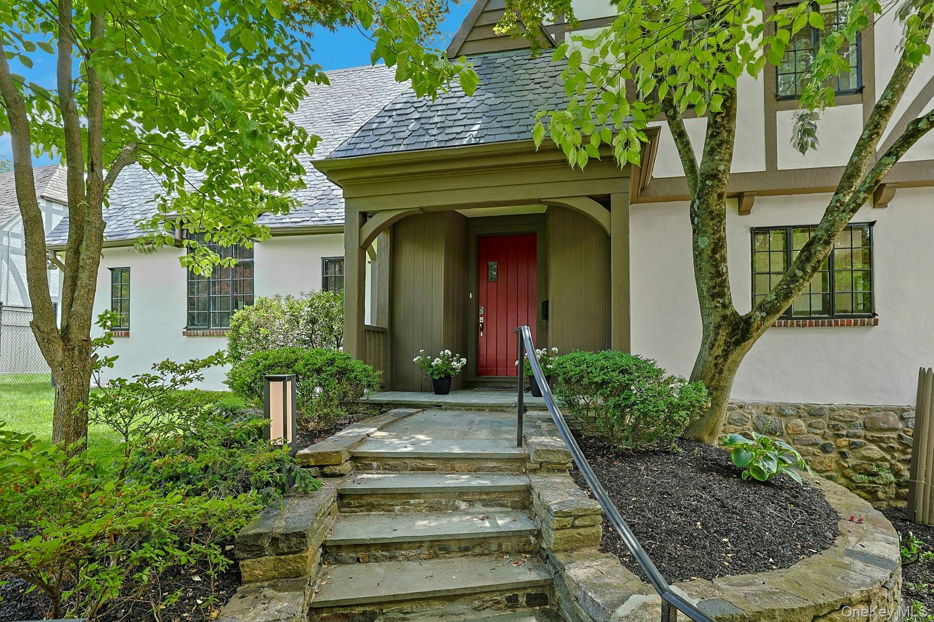 Photo 4 of this property