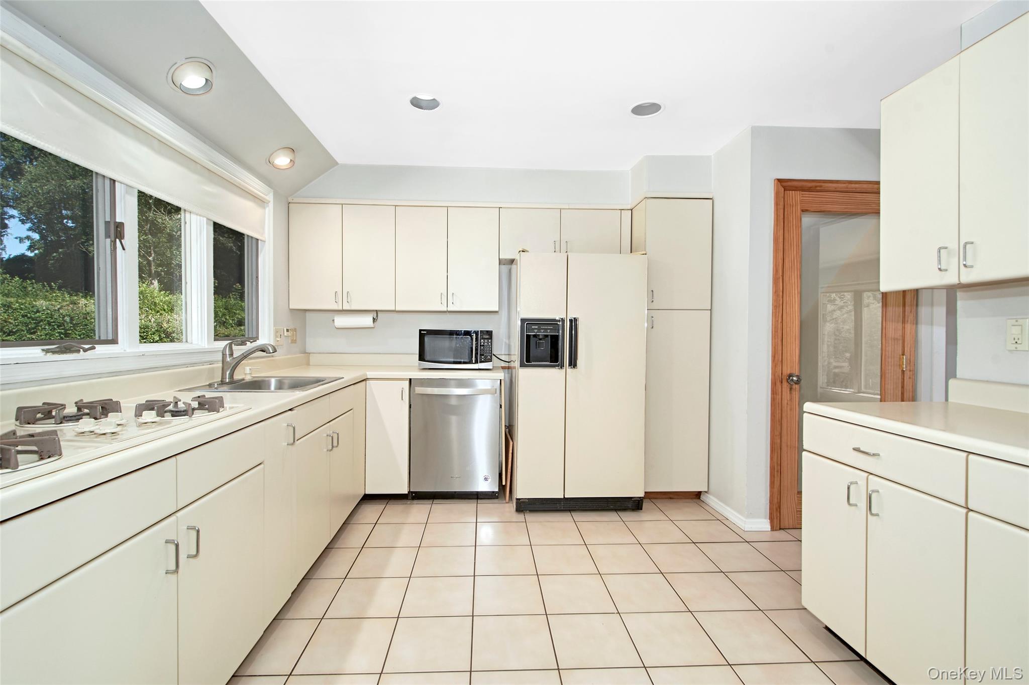 Photo 7 of this property
