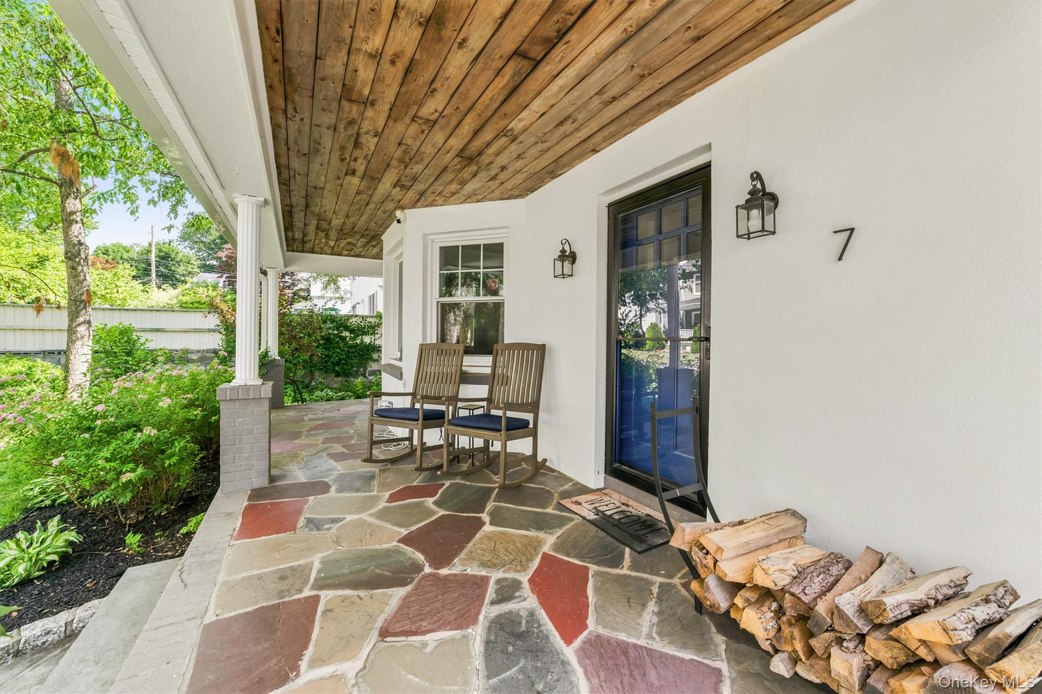 Photo 4 of this property