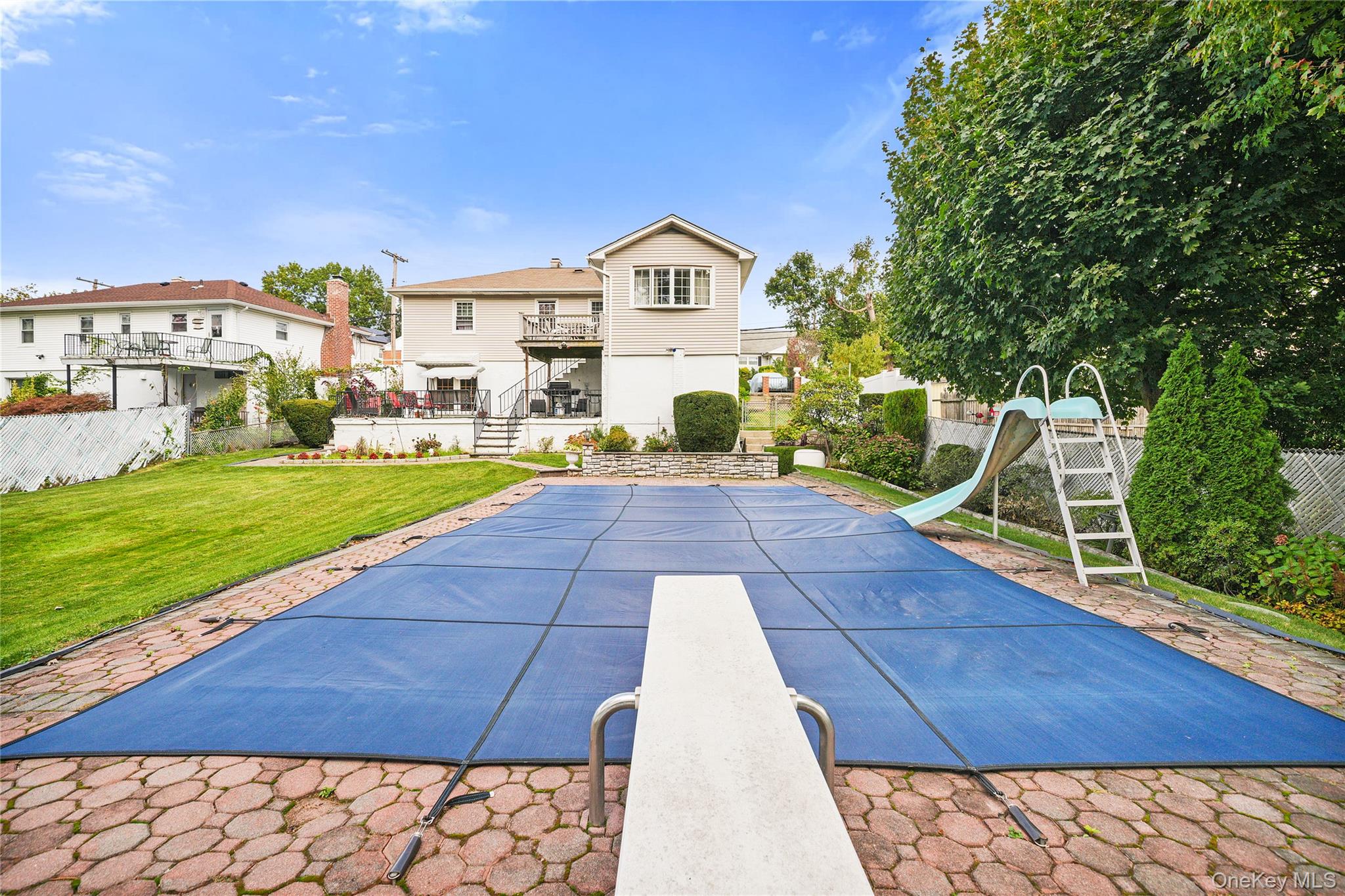 Photo 4 of this property