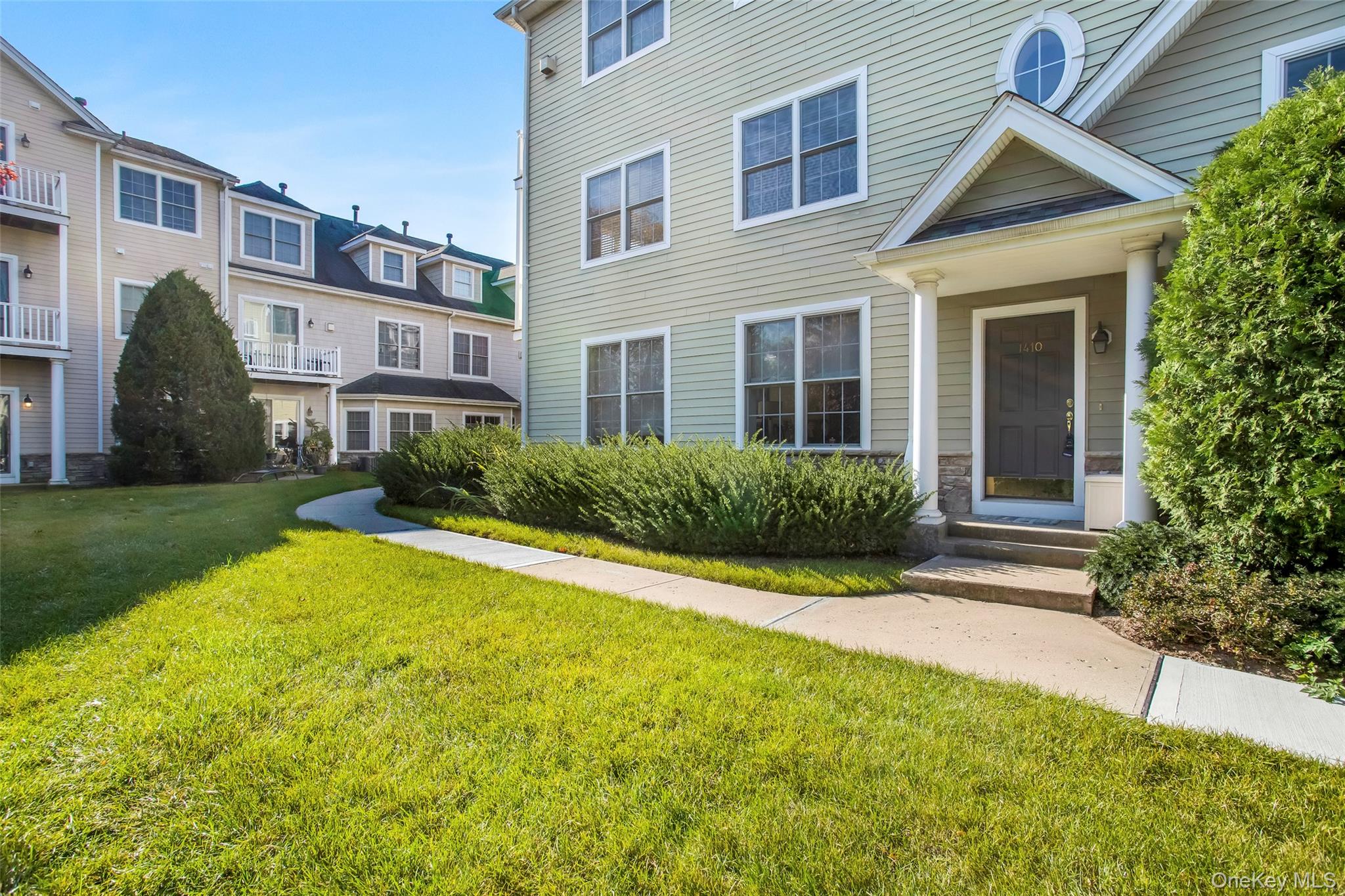 Newly Renovated in one of Westchester's top townhome communities!  Fea...