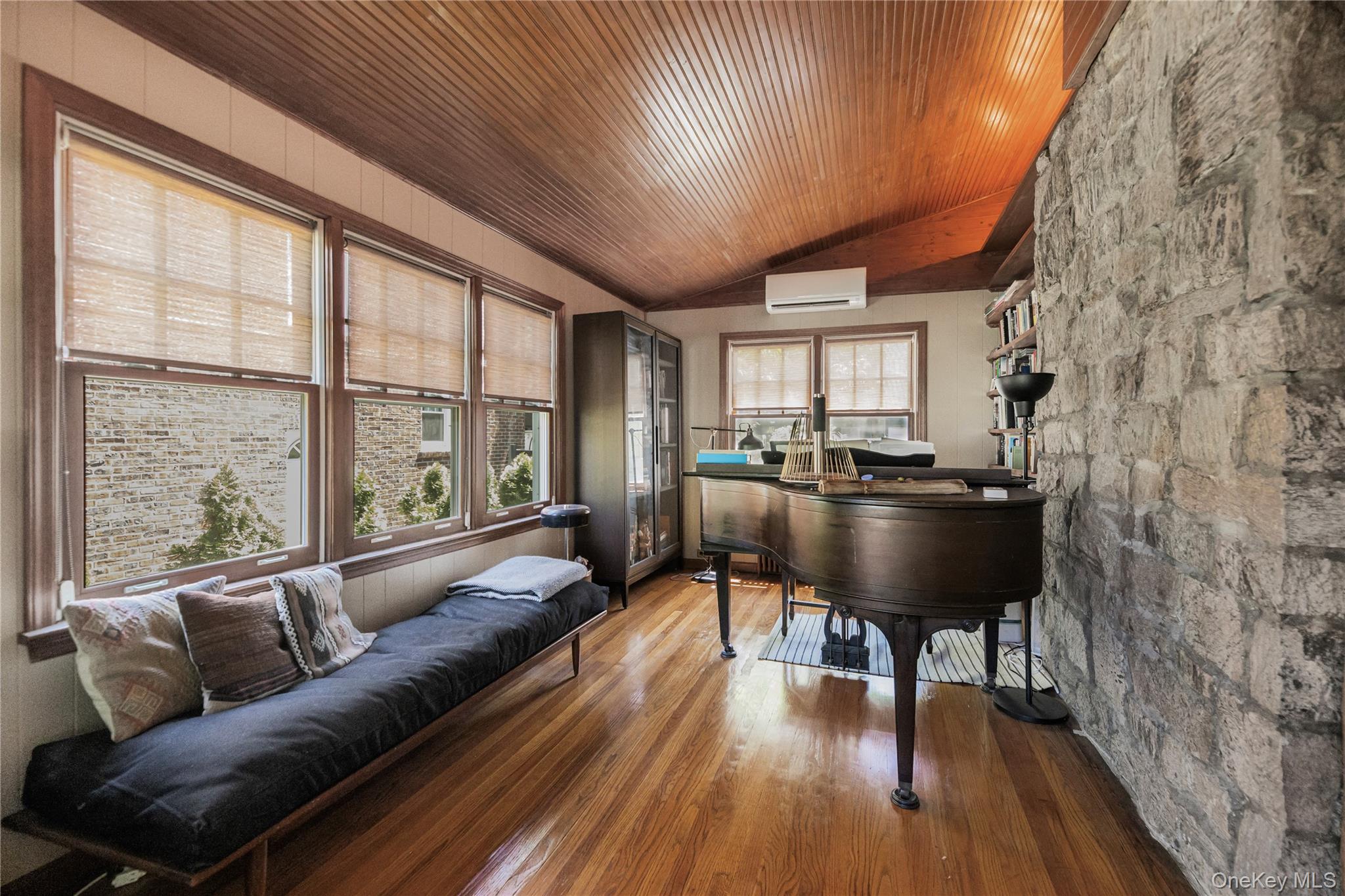 Classic Charm Meets Modern Innovation in Ludlow Park a cozy paradise....