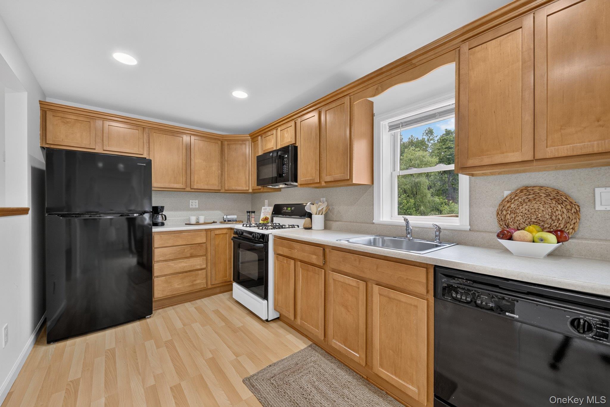 Photo 4 of this property