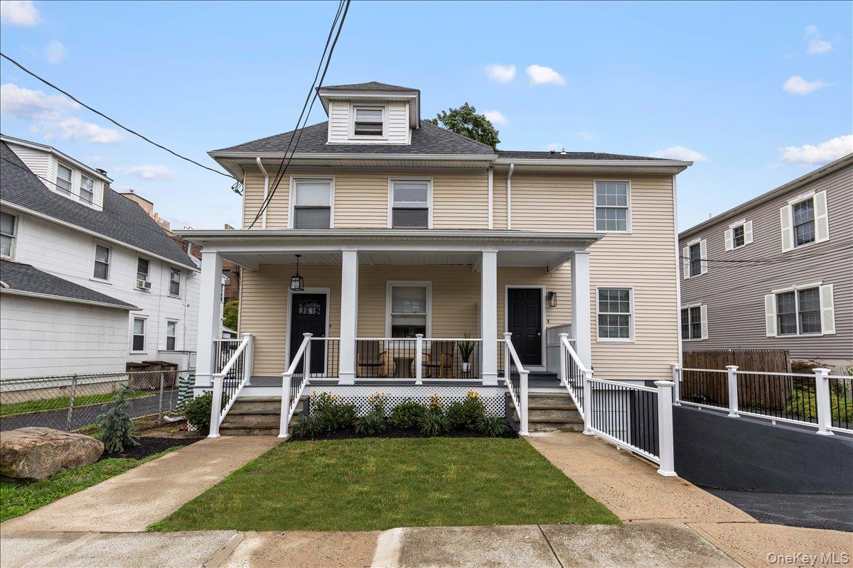 Located in Downtown Harrison, close to Metro North,Parsons elementary...