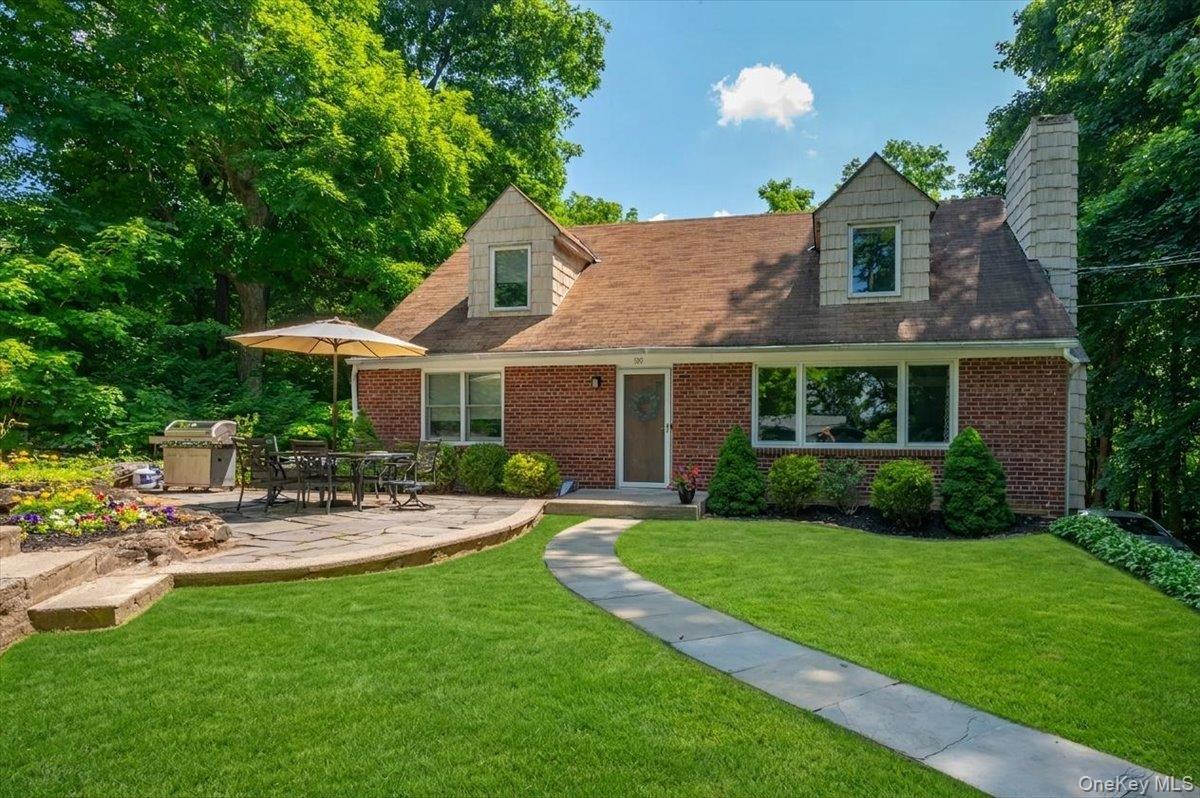 Photo 3 of this property