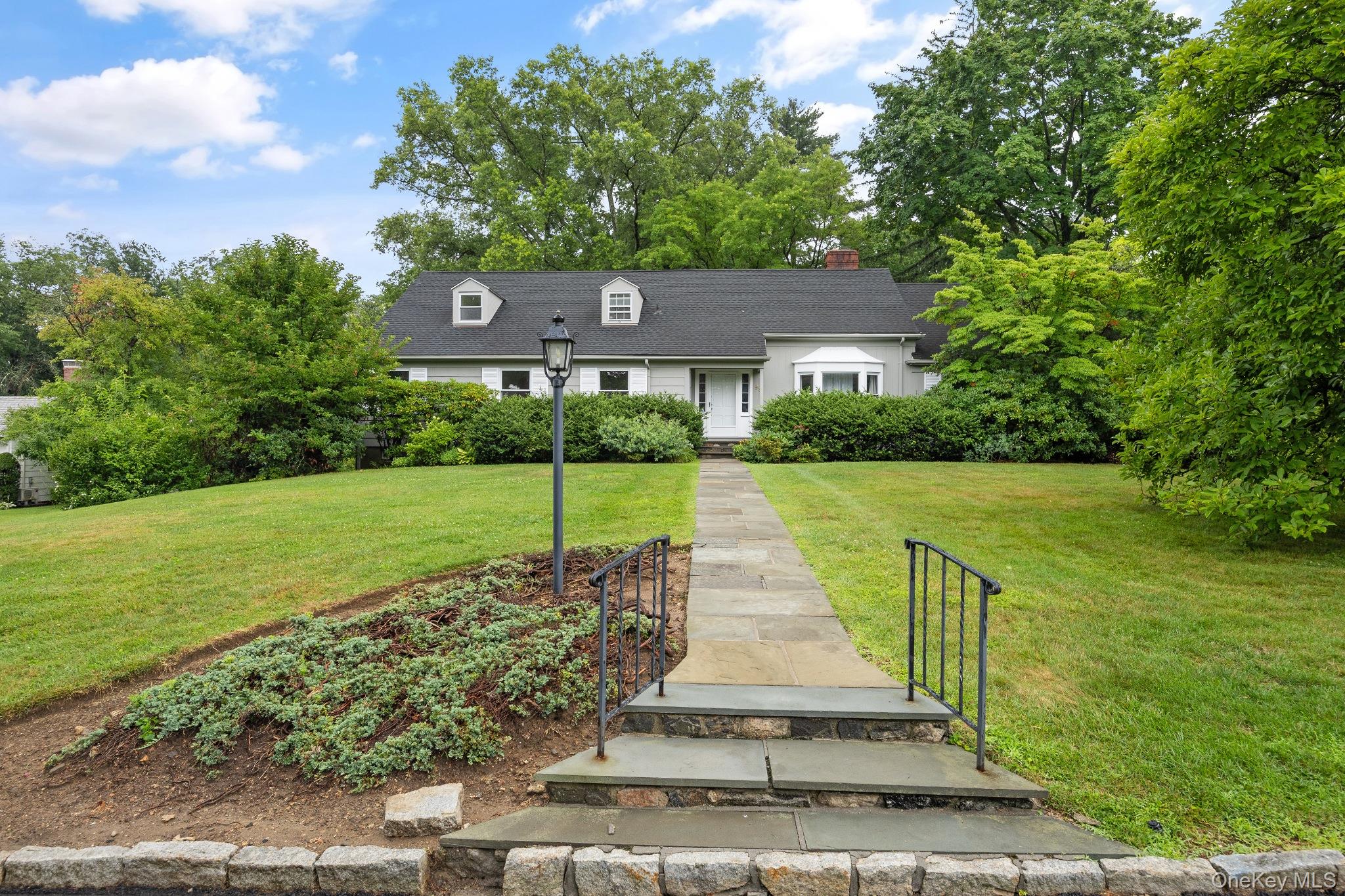 Perfect rental in the highly desirable Heathcote neighborhood of Scars...