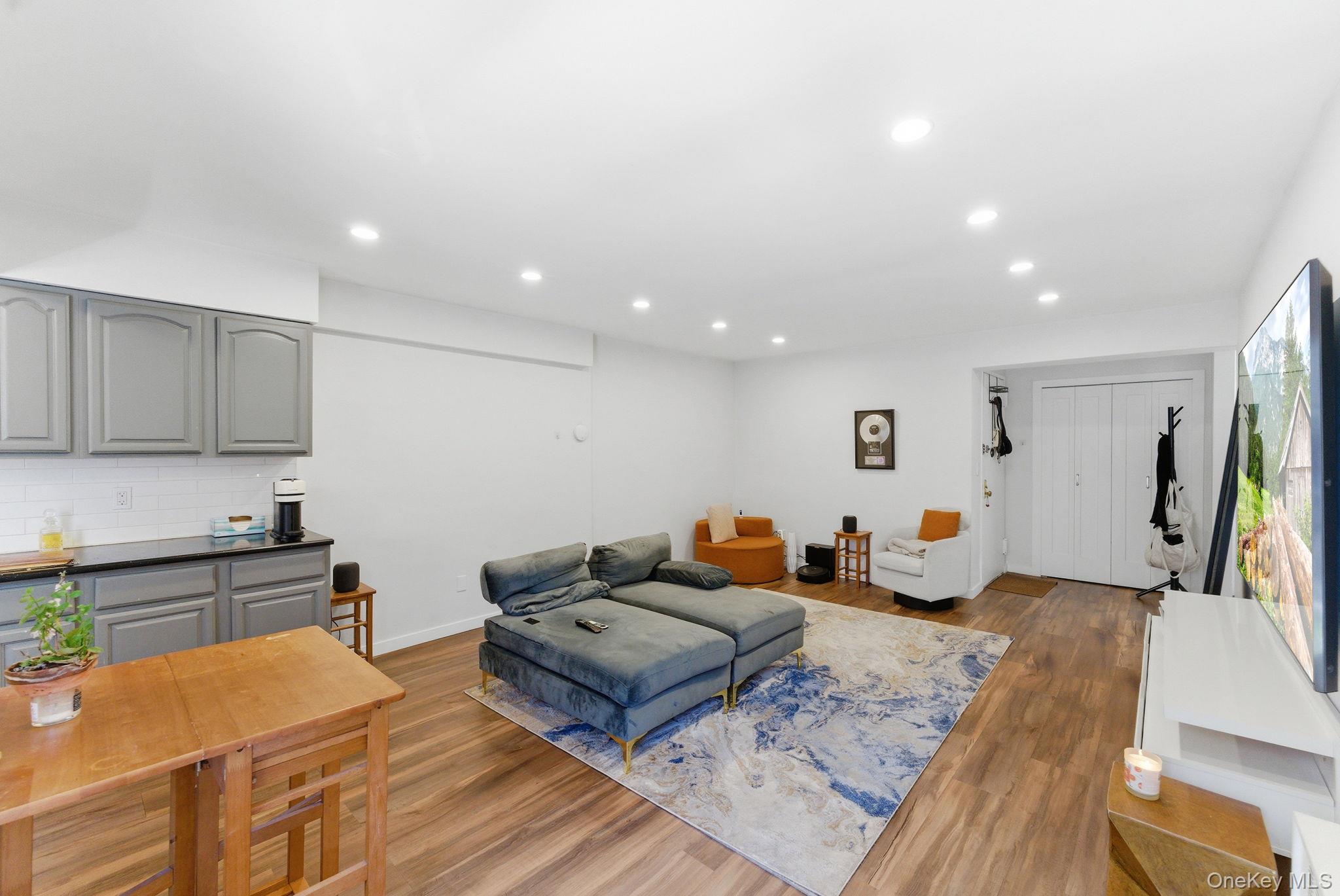 Photo 4 of this property