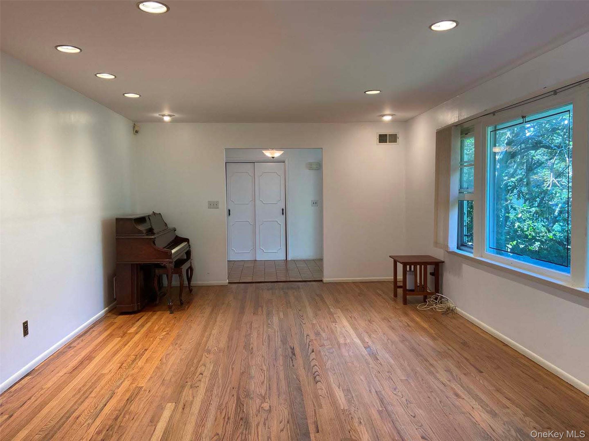 Photo 4 of this property