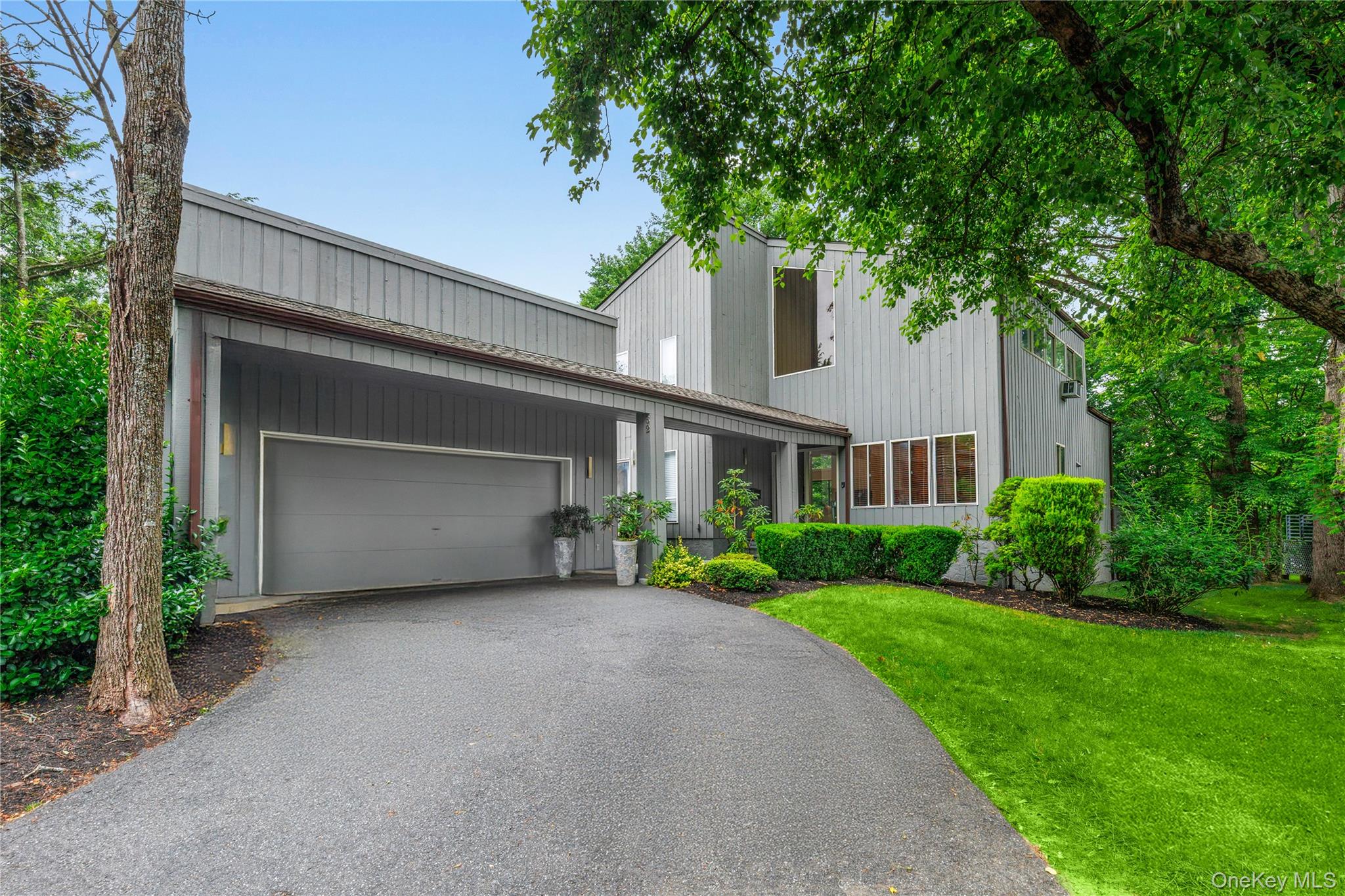 Ready to move in to this wonderful Talcott home? 
Stunning and updated...
