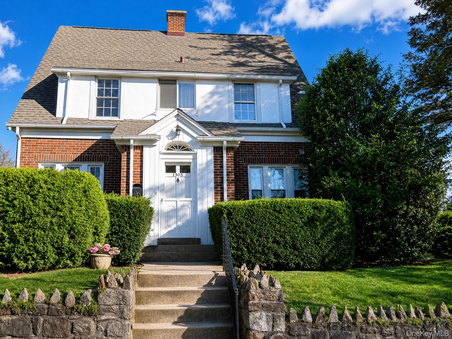 Bright and well-maintained 3-bedroom Colonial offering comfortable liv...